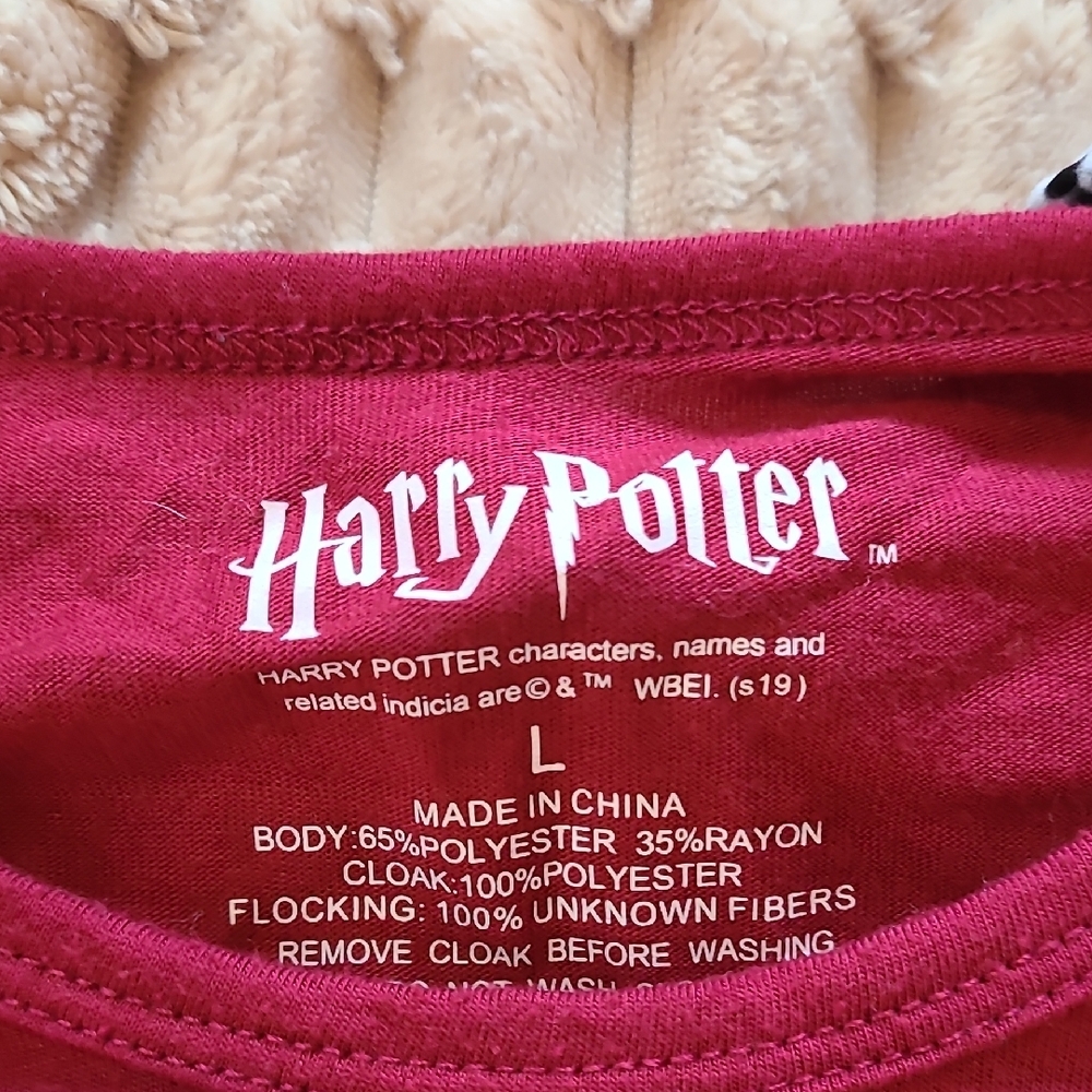Warner Bros Red and Yellow Hogwarts Crest Short Sleeve Tee - Picture 2 of 3